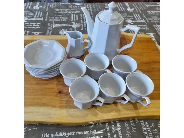 ~/upload/Lots/51472/abo7brqzbuy3g/Lot 008 Coffee Set_t600x450.jpg